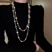 Load image into Gallery viewer, Petal Pearl necklace
