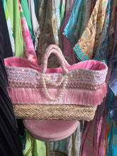 Load image into Gallery viewer, Pink beach detail tote bag
